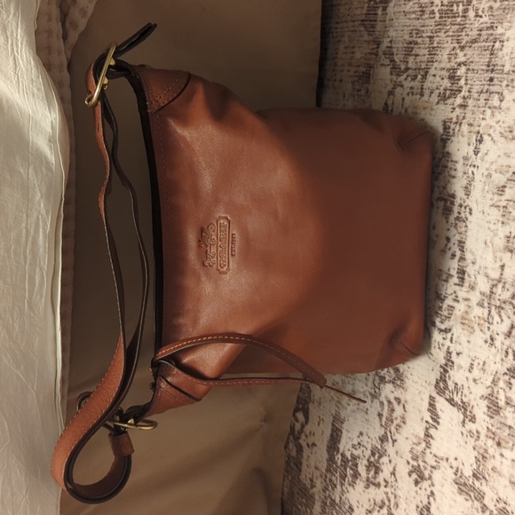 Coach Handbags - EUC Rare Coach Vintage Leather Shoulder & Crossbody Slim Hobo Duffel Bag 12376